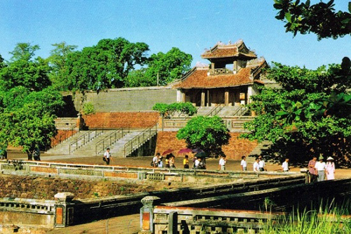 Lăng Tự Đức là một trong những công trình đẹp nhất của kiến trúc thời Nguyễn